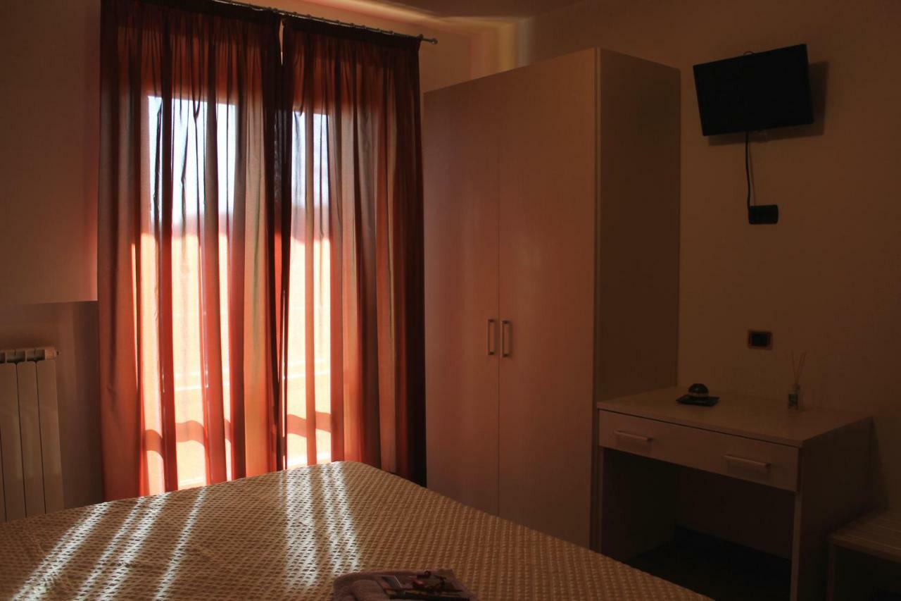 Il Mandorlo B&B Civitanova Alta Екстер'єр фото